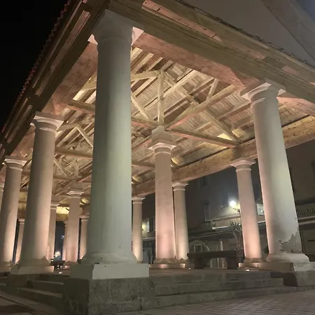 Дом отдыха Superbe Maison Avec Piscine Монтичелло